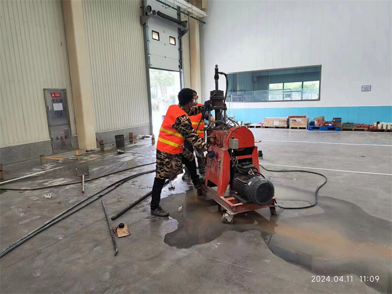 卧龙厂房地面下沉塌陷注浆加固施工